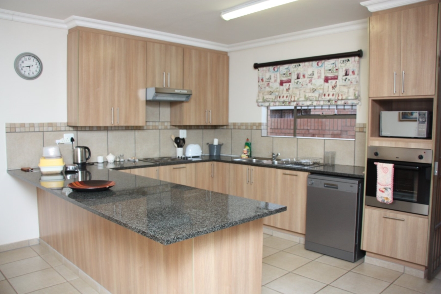 2 Bedroom Property for Sale in Langenhovenpark Free State
